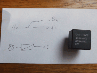 relé má označení:<br />YL-315-C-12VDC<br />NO:40A/14VDC<br />NC:30A/14VDC<br />CS