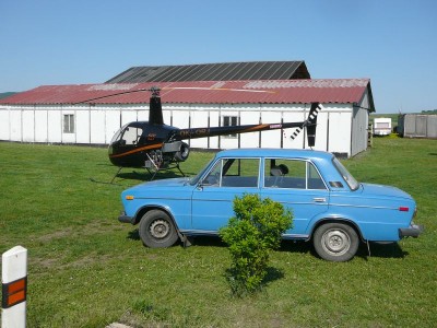 Lada a Robinson R-22.jpg