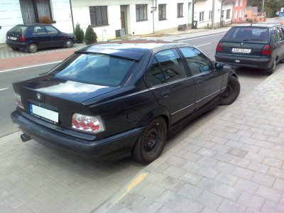 Black E36 Sedan V.jpg