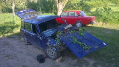 skoro nova bat prezila, aj zanovny 115A alt, aj servo nakoniec(okrem remenice), takisto inducka a mnoho dalsich veci, z ktorych je kazda nad 100€