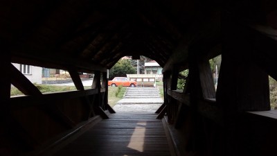 Nejstarší krytý dřevěný most pocházi z roku 1718 a najdete jej v obci Cernvir.
