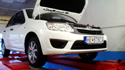 servisna-granta3.jpg (63.73 KiB) Zobrazeno 1194 x A sme hore, pozrieme sa pacientke na zúbok :P