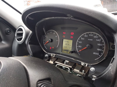 Granta-Forum4.jpg (78.12 KiB) Zobrazeno 1240 x Dostať ju von trvá len chvíľu