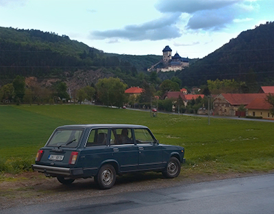 Lada 21044i na výletě u Karlštejna