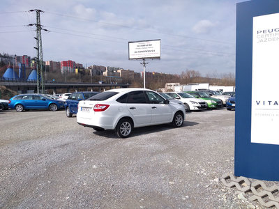 Lada-Granta-Predaj-Cadca202.jpg (126.98 KiB) Zobrazeno 2294 x Posledná fotka na rozlúčku s Grantou