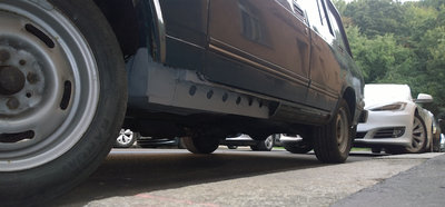 Screen Shot 2020-09-10 at 21.05.22 copy.jpg (121.67 KiB) Zobrazeno 1198 x Na fotce je zachycen i kontrast aut v ulici. V popředí Lada, hned za ní Tesla.