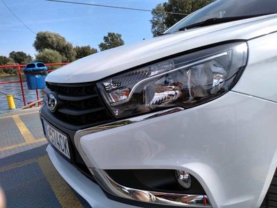 Vesta-4a.jpg (51.33 KiB) Zobrazeno 1833 x Lada Vesta má v znaku plachetnicu a tak sme si boli zaplávať