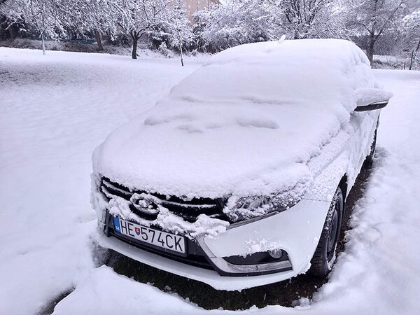 Sneh 2022.jpg (110.32 KiB) Zobrazeno 5154 x Sneh akosi niet tak jedna z minulej zimy :D