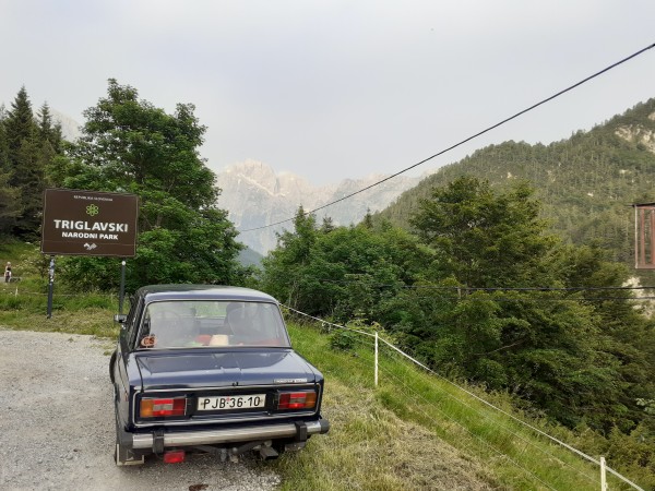 První pohledy na Julské Alpy ve Slovinsku.